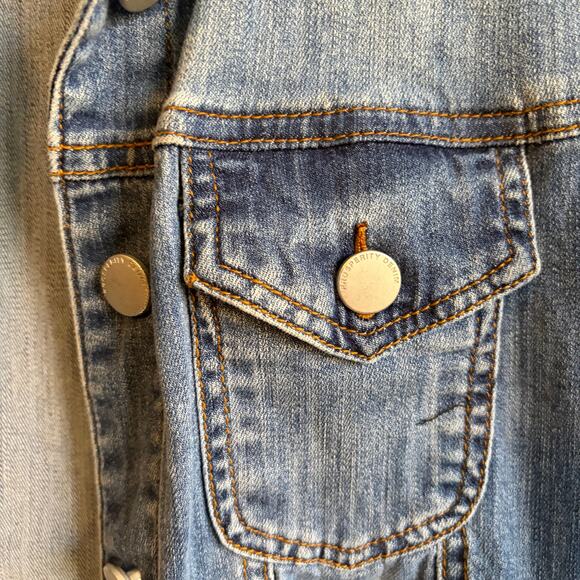 Prosperity women’s denim jacket. Distressed Stretchy. Size XS. Medium wash - Picture 4 of 6